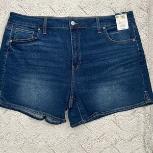 NWT Terra & Sky Denim Shorts Size 20W